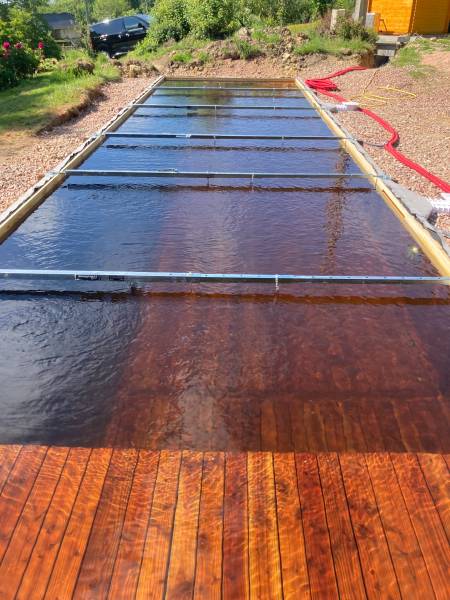 Constructeur piscine naturelle en bois écologique avec filtration naturelle