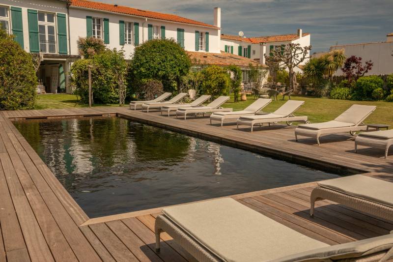 Piscine de grande taille dans la région de Charente Maritime