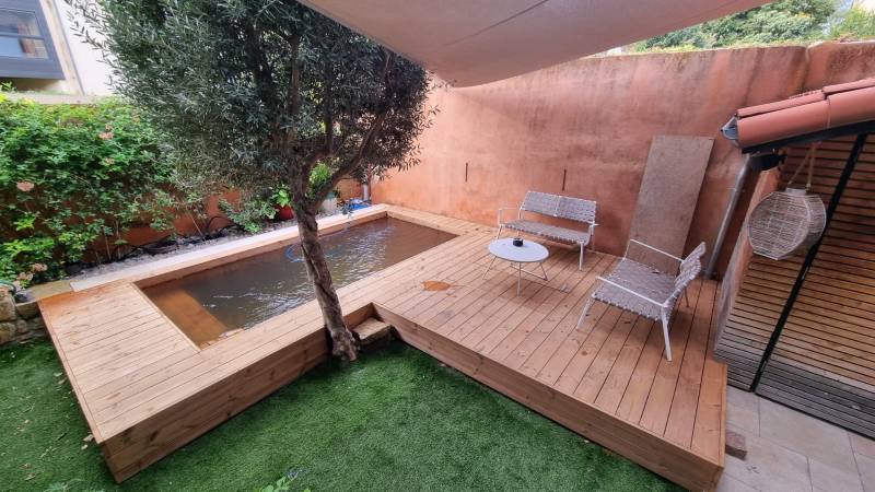 Avantage petite piscine au centre ville de aix en provence à côté de marseille